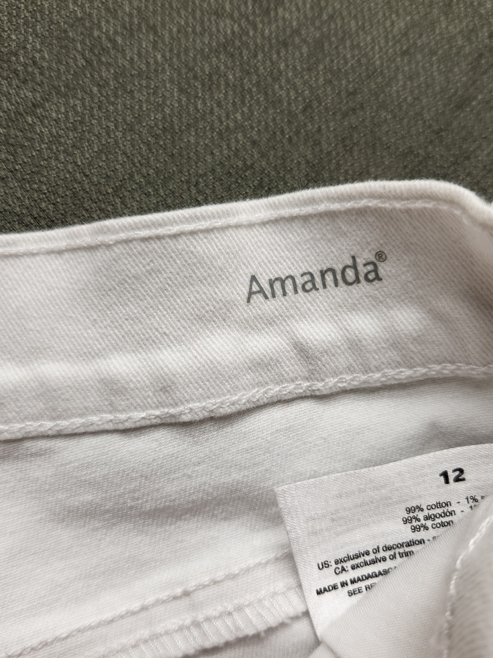 ⭐️Gloria Vanderbilt Amanda Bermuda Shorts White Size 12 High Rise Slimming Denim - Picture 5 of 6